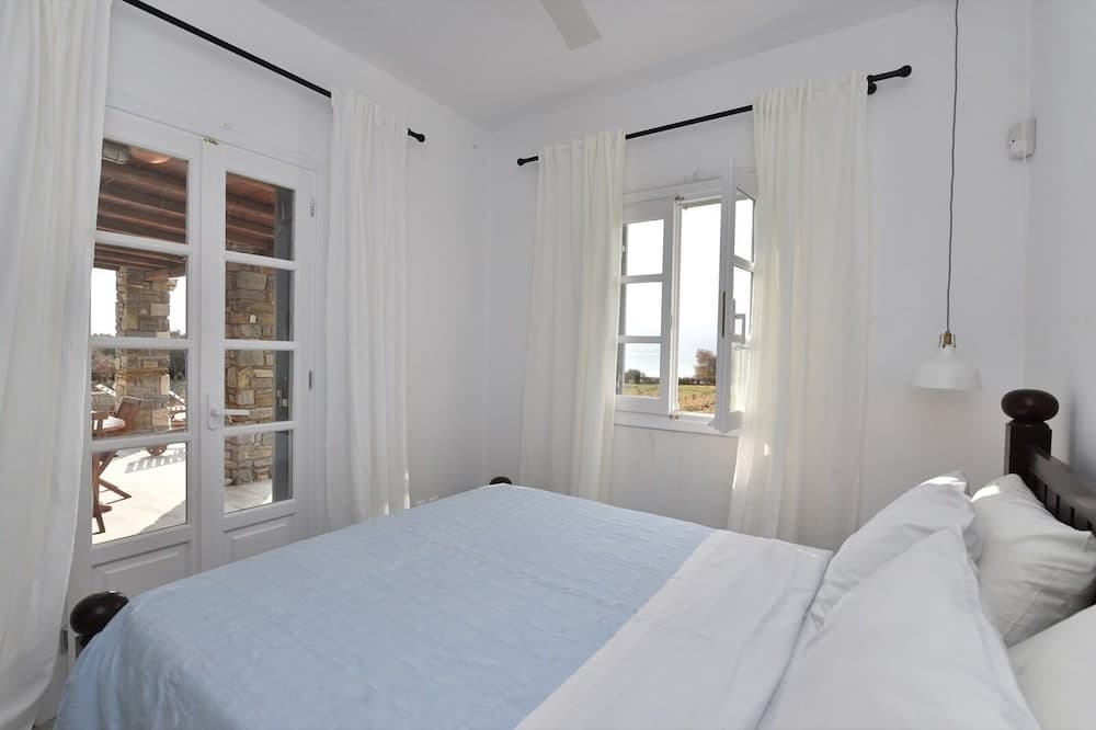 Cycladic Villa in Kampos