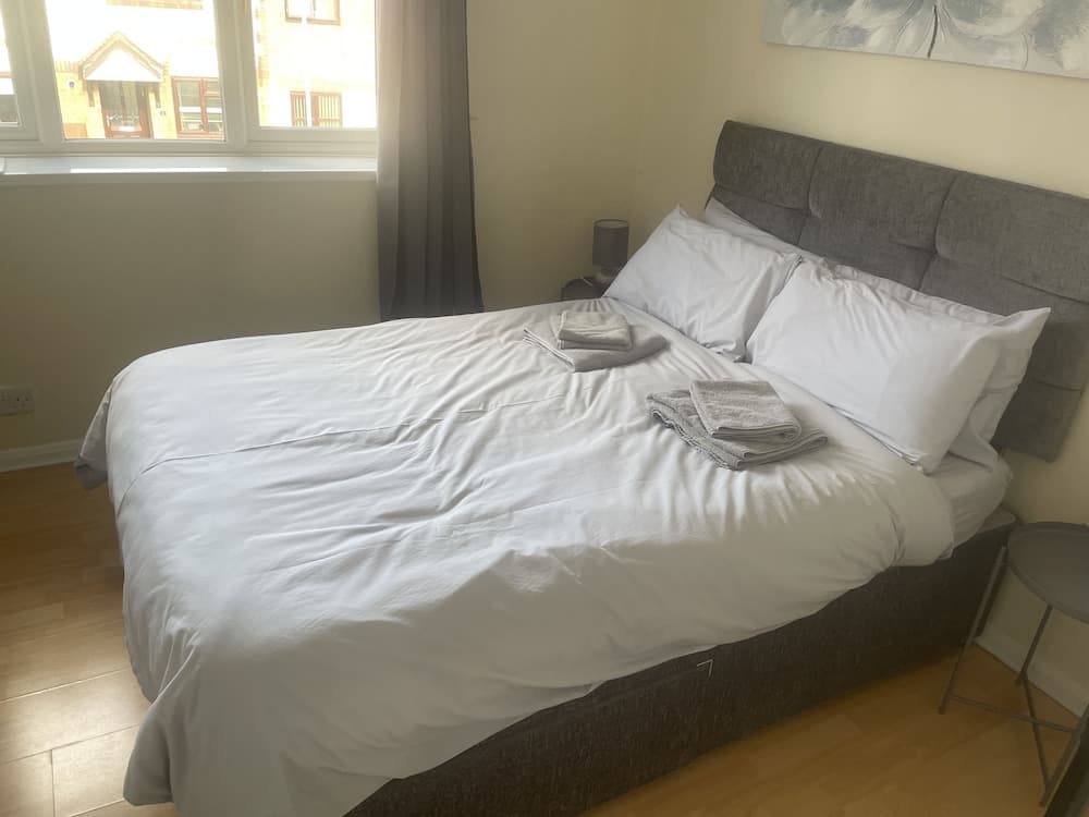 Beautiful 3-bed House in Stoke-on-trent