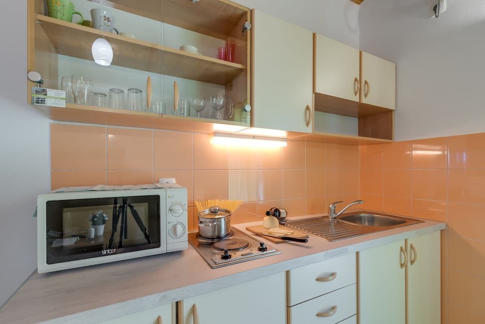 Seaview Pool Suite Larma 2