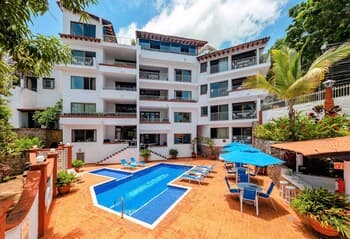 Alta Vista Condo - Stunning Ocean & Mountain Views, Close to the Beach & Romantic Zone