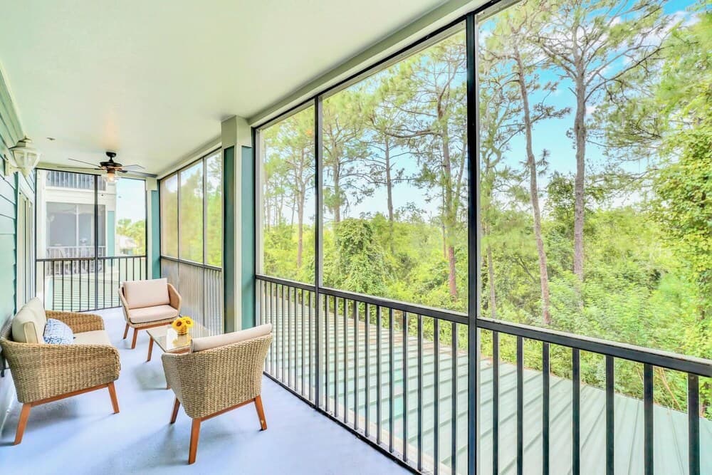 2BR Condo - Near Disney With Pool and Hot tub