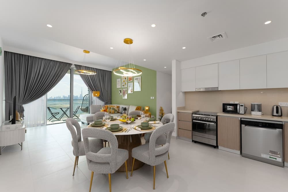 Maison Privee - Trendy Apt on the Creek with Superb Dubai Skyline Vw