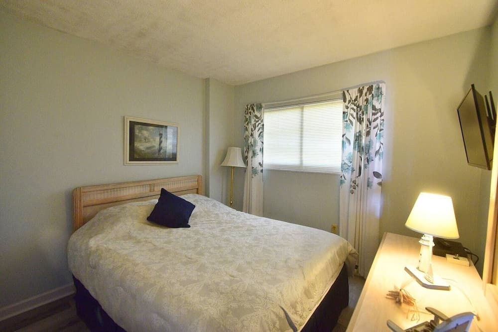 Shoreham Towers I 6c 3 Bedroom Condo