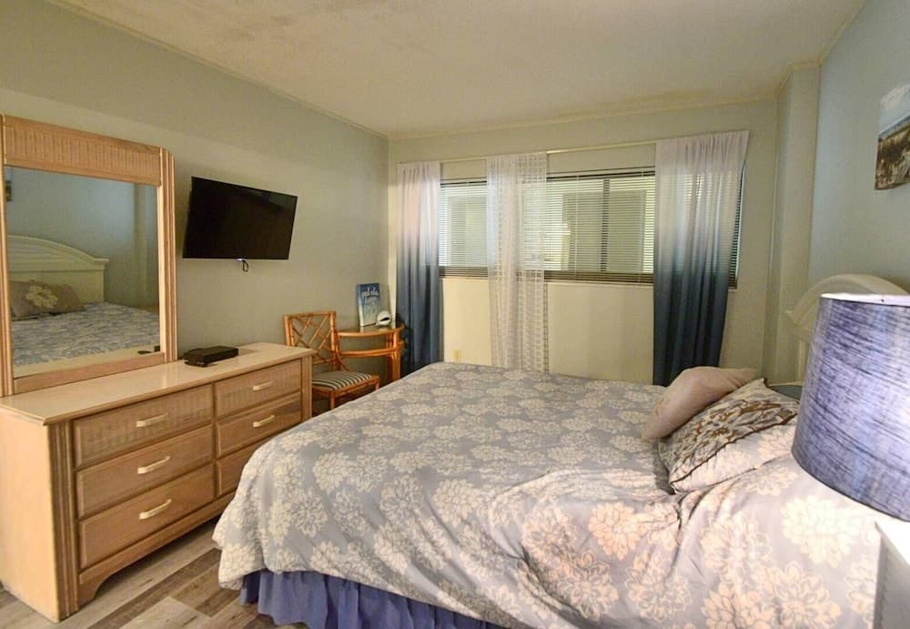 Shoreham Towers I 6c 3 Bedroom Condo