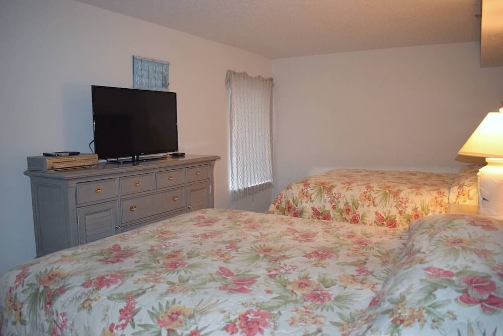 Crescent Shores S 608 3 Bedroom Condo