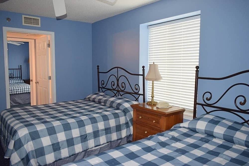 Crescent Shores N 1305 4 Bedroom Condo