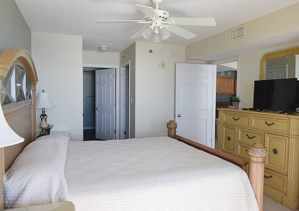 Crescent Shores N 404 2 Bedroom Condo by Redawning