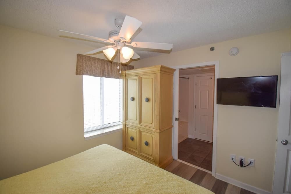 Crescent Shores S 1612 4 Bedroom Condo