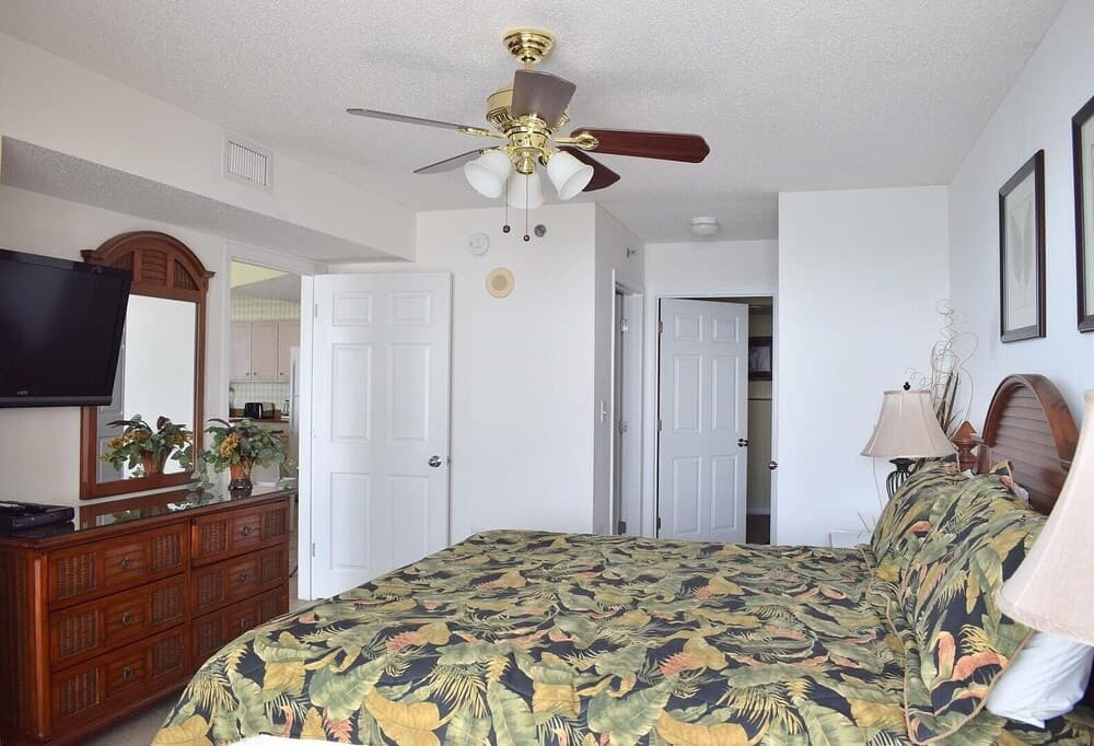 Crescent Shores N 1802 3 Bedroom Condo