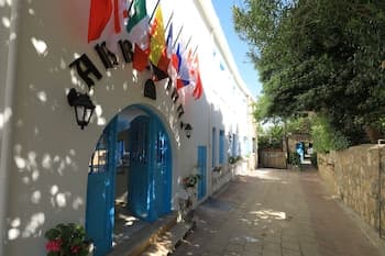 Bellapais Abbey Hotel