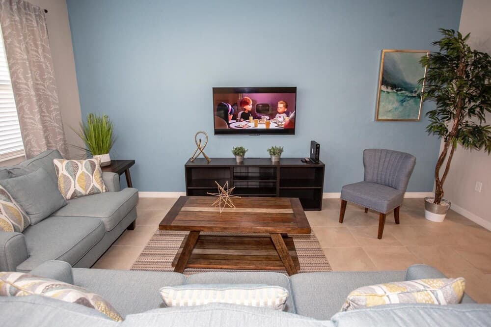 Gorgeous 4 Bd Close to Disney 5156 Compass Bay Resort