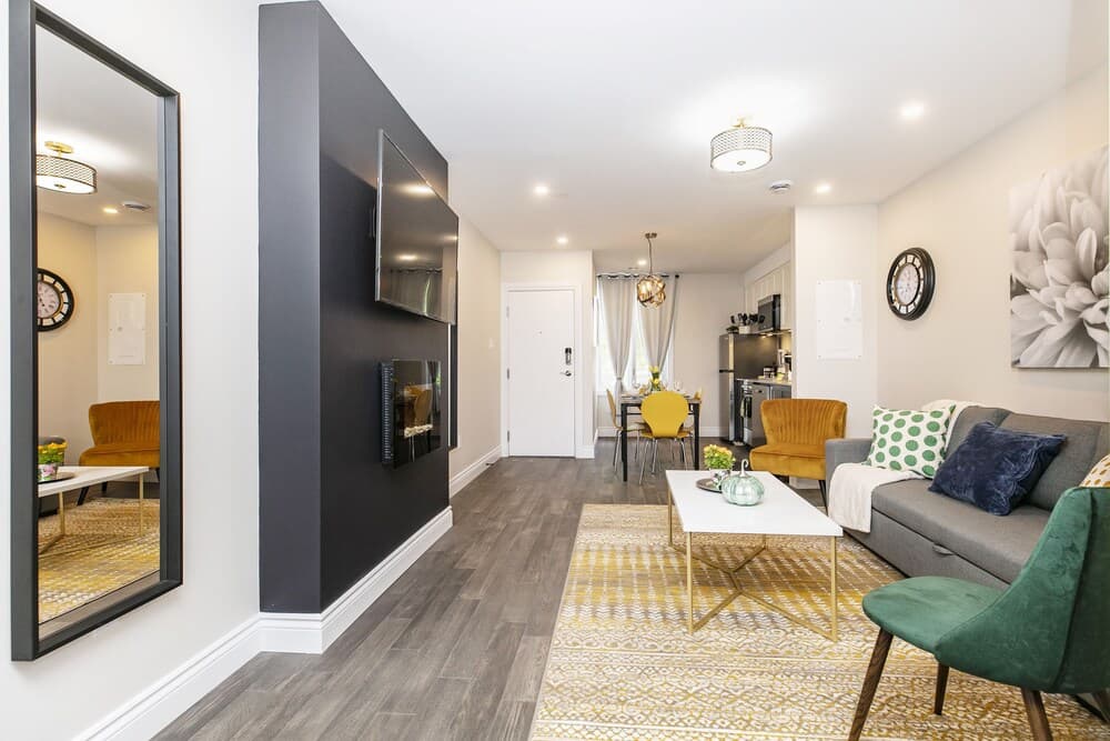 Luxury 1 BR With King Bed - Near Byward Market