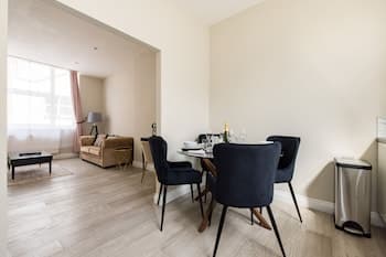 Avari Apartments - Hatton Collection