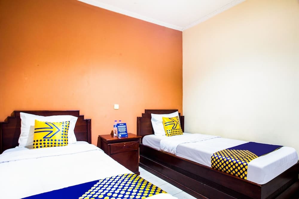 SPOT ON 3858 Elsana Transit Hotel