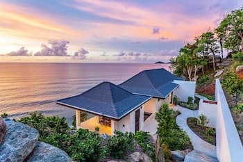 Mini Cooper - The Cooper Bay Villas