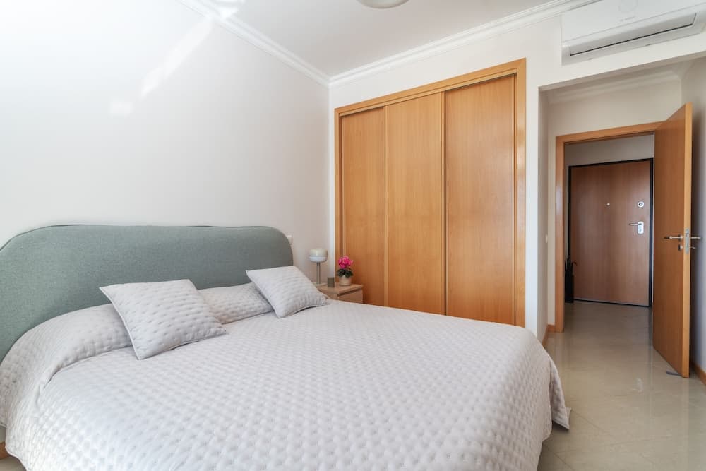 Sea view Apartment with relax Terrace & 2 Swimming pools