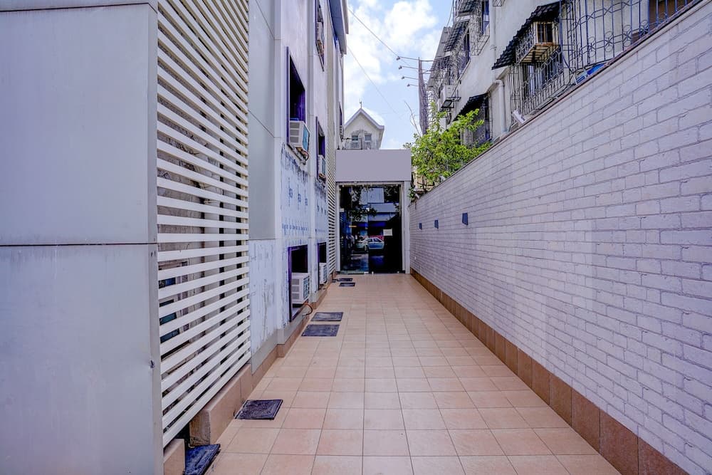 Fabhotel Starwood Residency