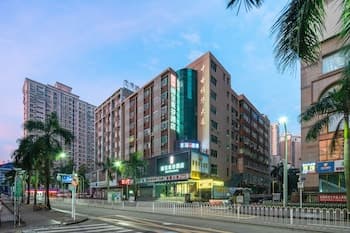 The Ritz East Valley Hotel