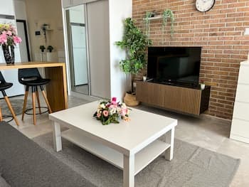 Isabella Pool Apartments