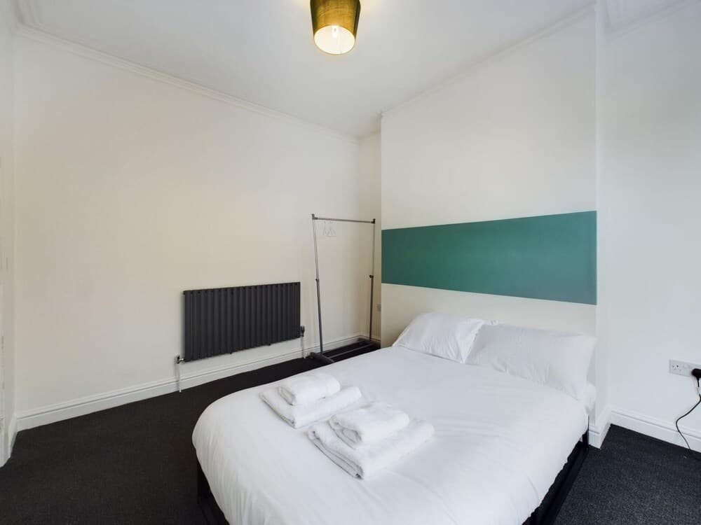 Contemporary 4BD Home nr Liverpool City Centre