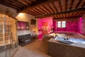 Amore Rentals - Villa Il Casello With Swimming Pool SPA Ideal for Groups