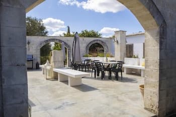 Trullo Bouganville in San Michele Salentino