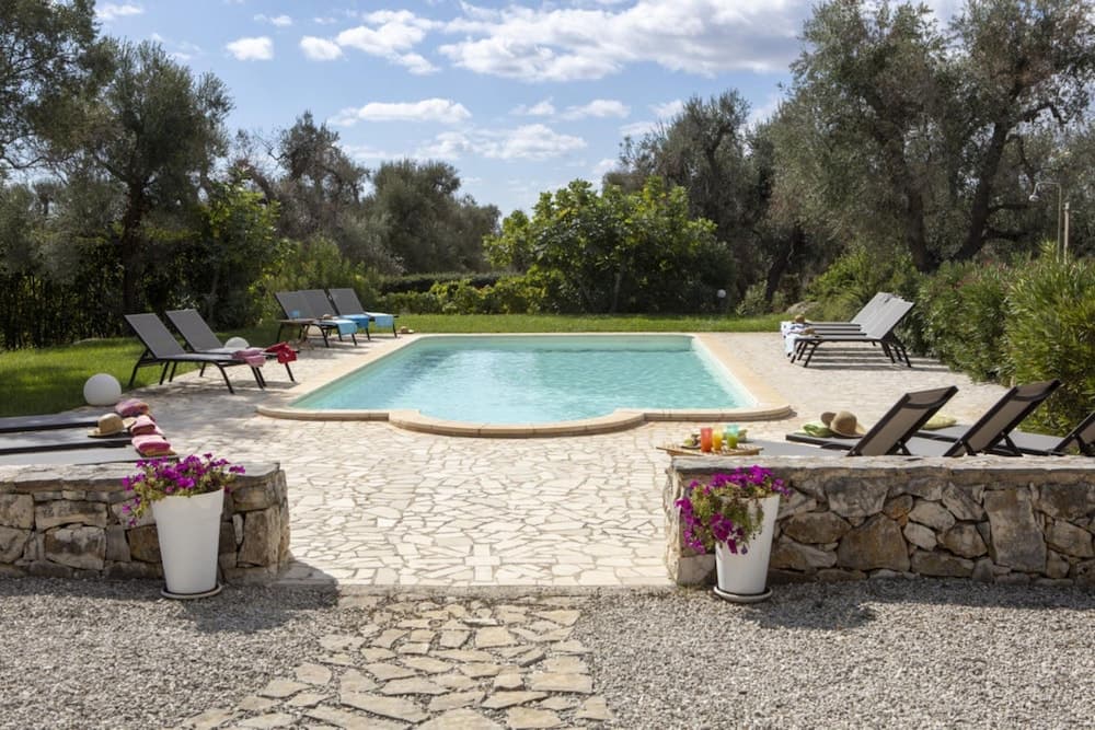 Trullo Bouganville in San Michele Salentino