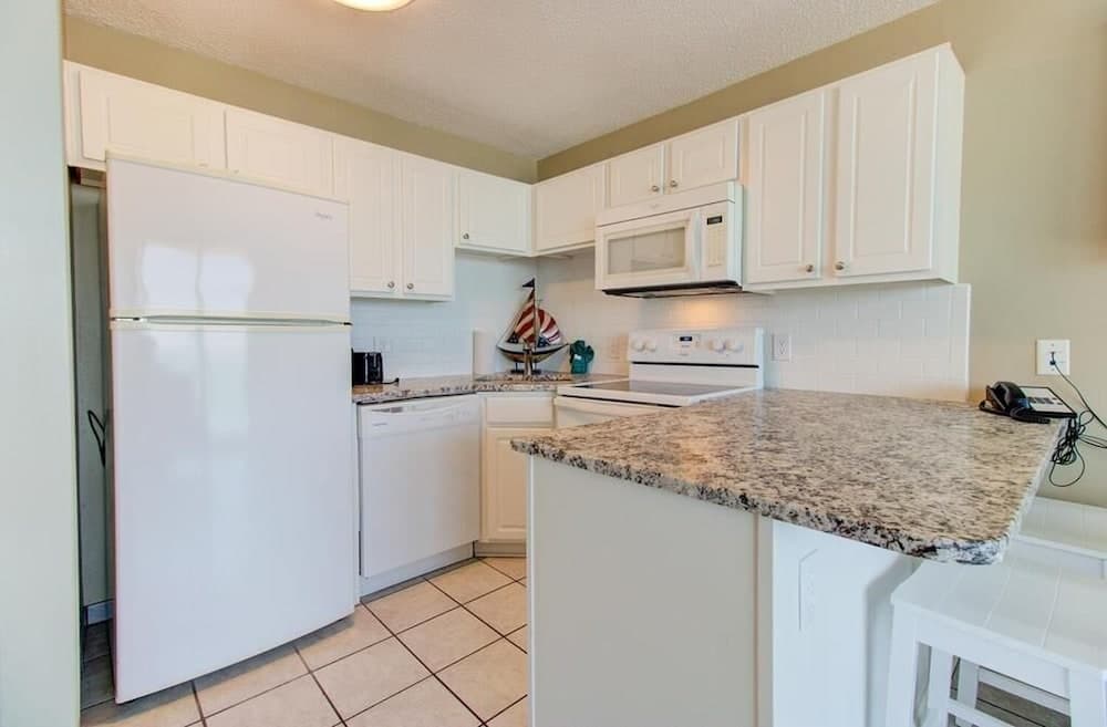 0610 Smooth Sailing by Atlantic Towers