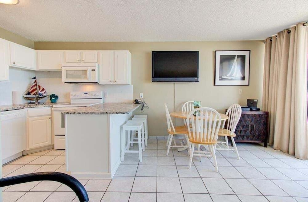 0610 Smooth Sailing by Atlantic Towers