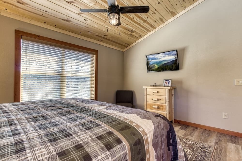 Eagle's Flight - New Construction - 4 Bedroom 3.5 Bath 4 Cabin by Redawning