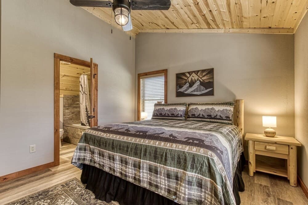 Eagle's Flight - New Construction - 4 Bedroom 3.5 Bath 4 Cabin by Redawning