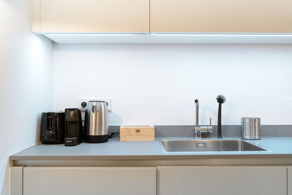 Luxury 1BR Apt w Terrace in City Centre