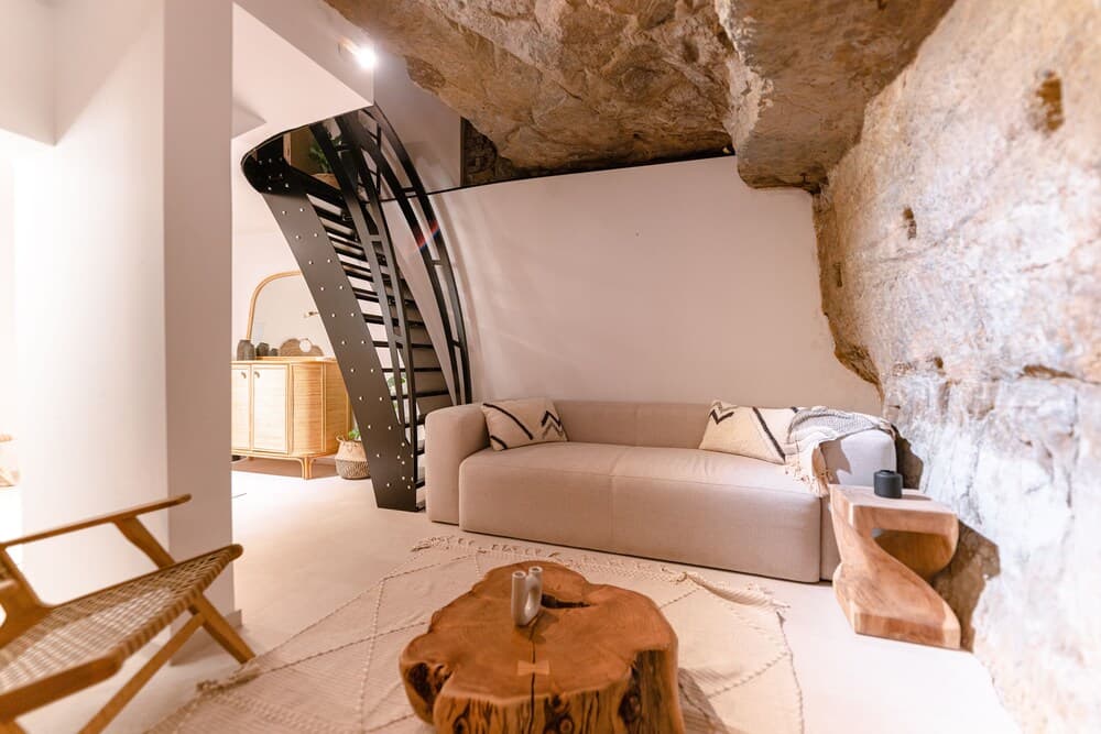 Luxury 1BR Apt w Terrace in City Centre