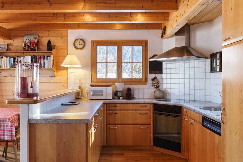 Montebello - Cozy Classic Swiss Chalet With Stunning Views