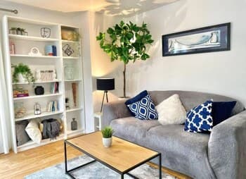 Lovely2Bed Bristol ApartmentFREE PARKING