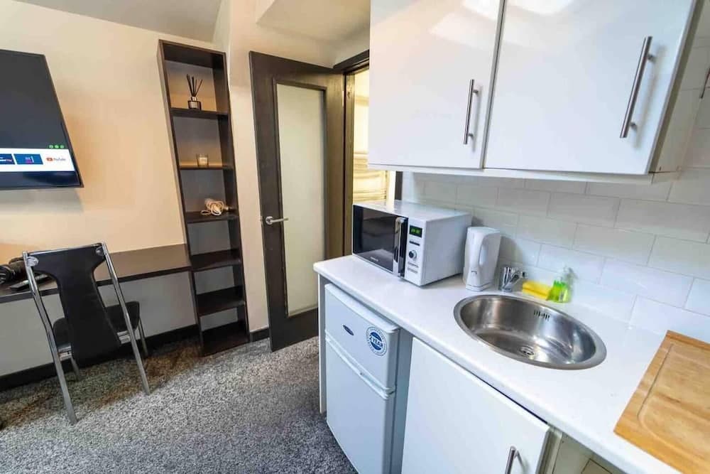 Ground Floor Cosy Studio Close to the City