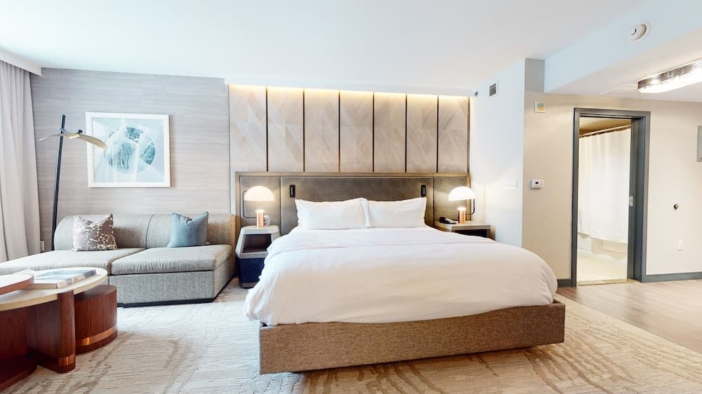 Village Monache #214 Condo