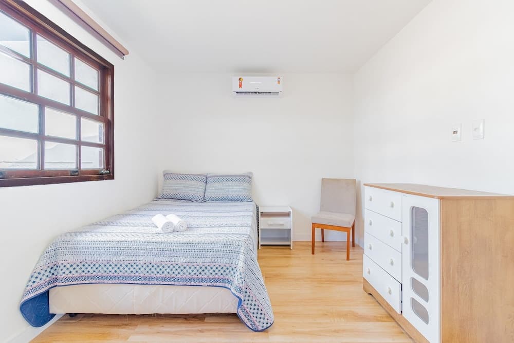 GB77 Ótima Casa 5 Quartos com Piscina