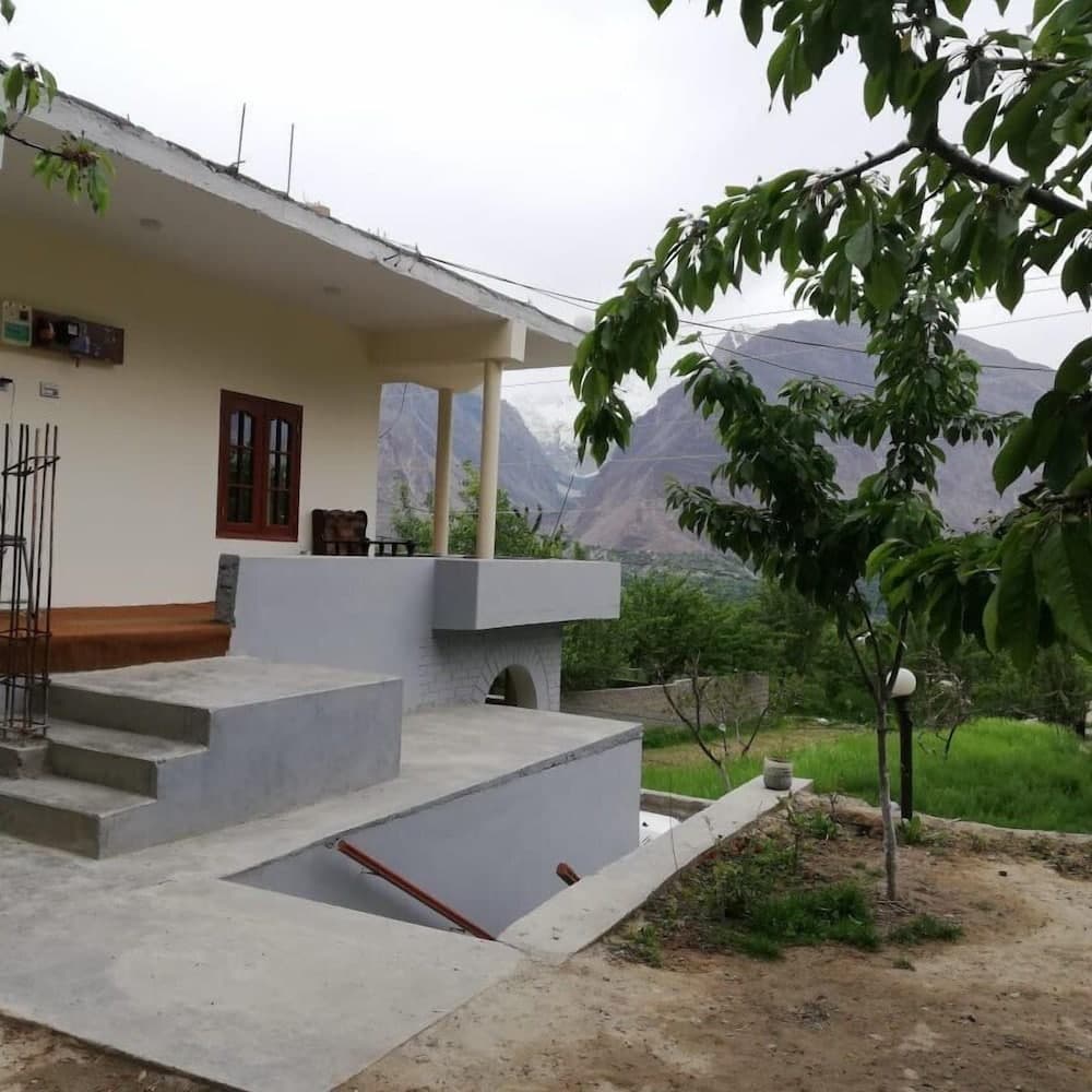 Diamond Deluxe Hotel Karimabad Hunza