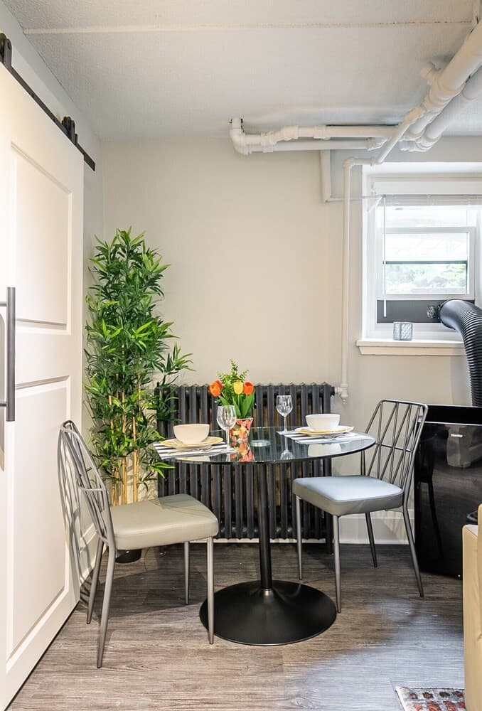 2BR Boutique Condo-prime Location DT Hamilton