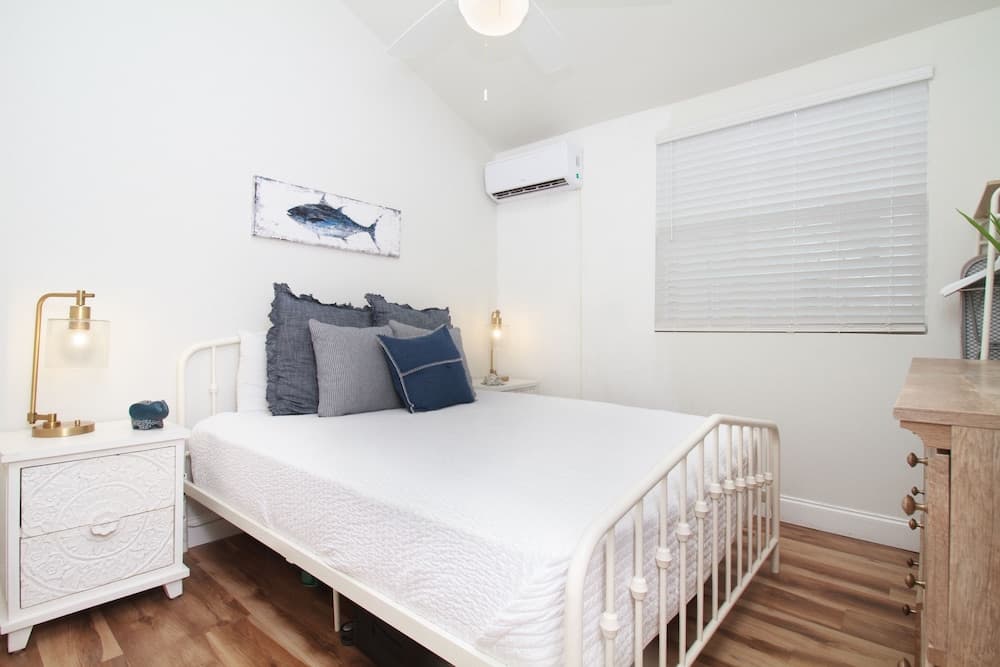 Chasing The Sun - Weekly Vacation Rental 3 Bedroom Apts