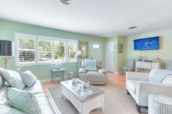 Seahorse Cottage - Monthly Beach Rental 2 Bedroom Home by Redawning