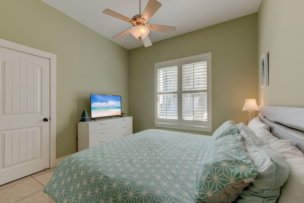 Seaside Haus Bb923 3 Bedroom Home by Redawning