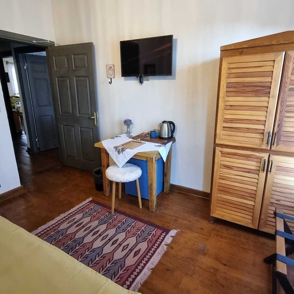 Olivia 1845 Guest House