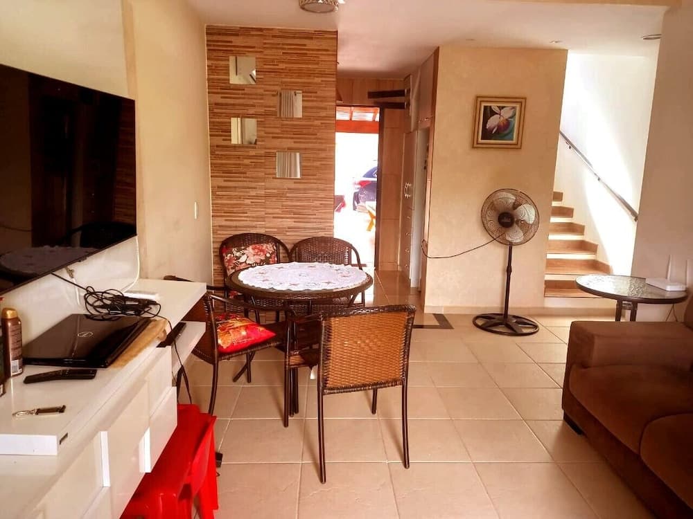 Casa em Condomínio Charmoso Próximo ao Lider