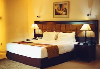 The Avenue Hotel and Suites