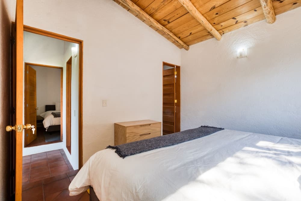 Luxury 3BR Cabin, Lakeview in Valle de Bravo