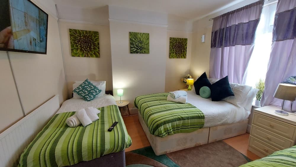 Ravensdale Villa- Ideal For Longer Stays in Kent