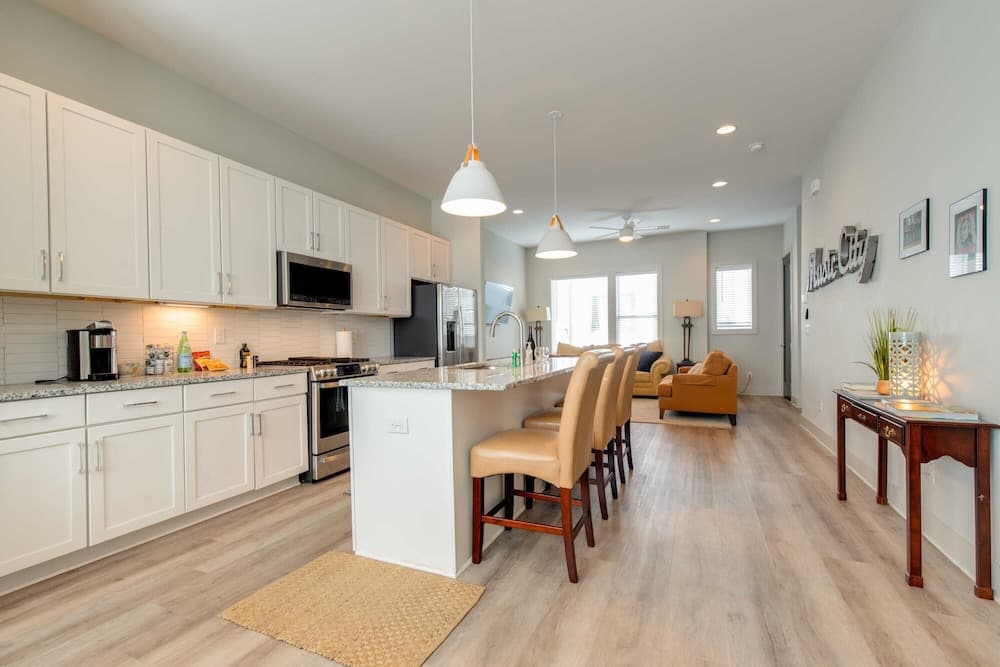 Spectacular Condo Rooftop Deck Great for Groups