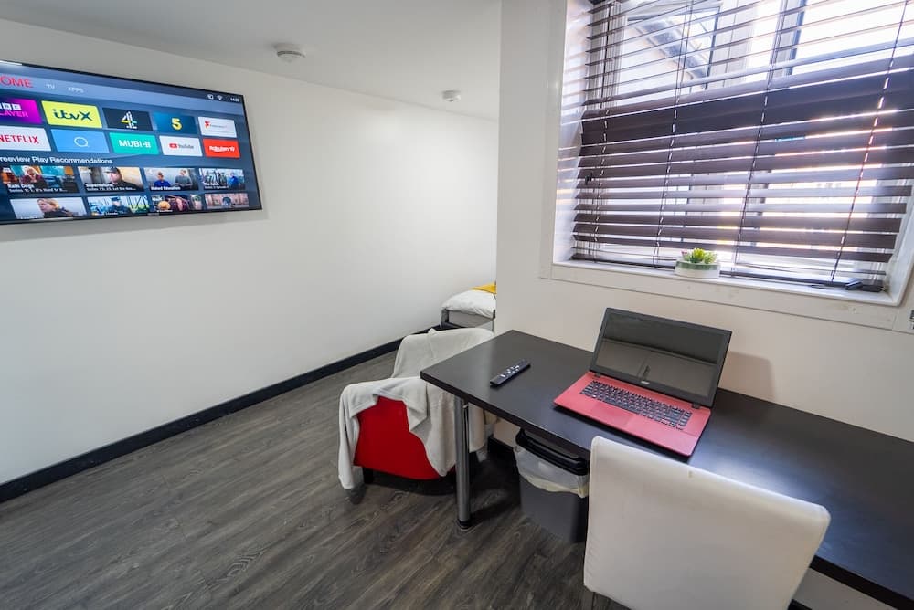 46 North Road Studios Near QE and UOB